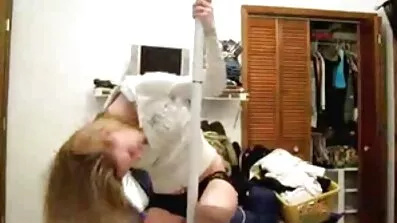 Slut kone kom tilbage efter corporate party våd og gav mand Cum inde anal ex i hende