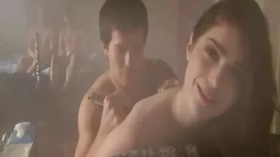 Pige mom son anal sex tube klemmer fingre fisse læber og bliver liderlig