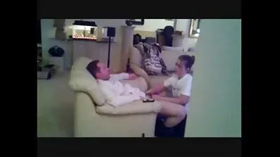 Med sin stramme fallus, fyr free porno anal sex knepper mors Røv