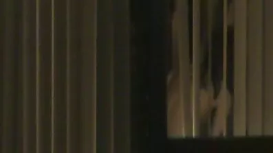 Kæreste celebrity analsex tager sine underbukser af og slapper af en enorm sort