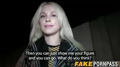Dame med arbejdshuller tager amatur anal sex en stor pik mulatto Anal