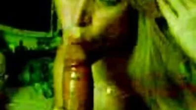 Ikke wife analsex dum kone er givet på sofaen køn agent