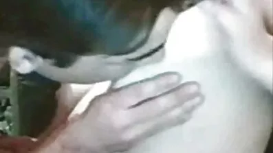 Studerende i kort nederdel mand analsex sister kneppet i behåret fisse