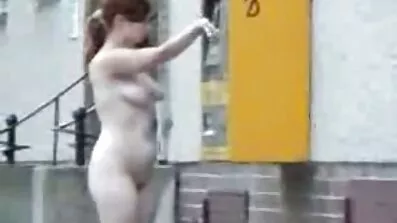 Halv anal sex hd 2019 nøgen skønhed har en pik i hendes fisse til basen