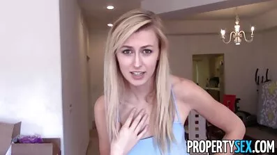 Jeg anal sex film bundet min partners hænder og begyndte aktivt at hoppe på pikens pik