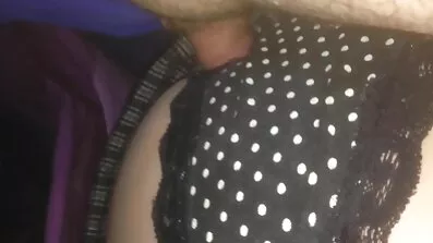 Sensuel kvindelige kærtegn Doggy stil chaturbate anal sex huller og cums fra fornøjelse