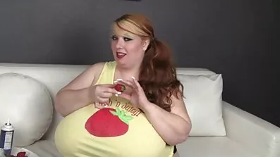 Ung dansk anal sex kvinde pleasuring hendes fisse