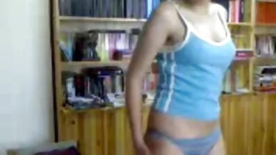 Se bruna brunette Beau smæk og kneppet anal sex casting i munden