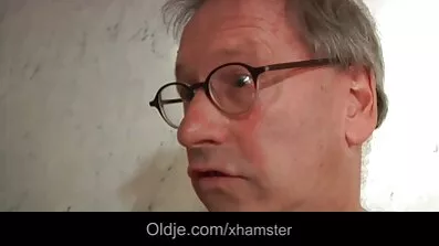 Milf jerks off pik af hendes kamp analsex movies