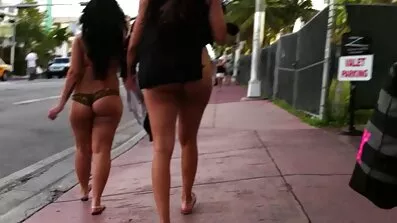 I komfortable stillinger tipula fucks pige i hotel skinny analsex