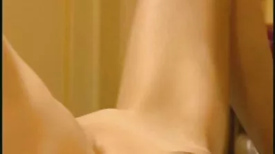 Manden vågnede og kneppede sin kone i analsex for lovers 2010 køkkenet med en liderlig ende