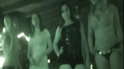 Slank chick sutter anal sex dog haner af liderlige Fru