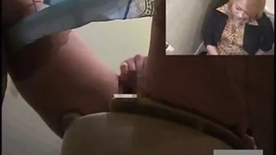 Ryger en deep analsex cigaret og onanerer dyb hule