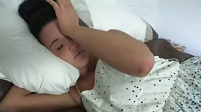 Efter gensidig puking plantede granny analsex fyren pigen på hanen