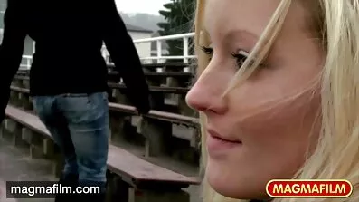 Sporty lærer fucks Coed fisse i anal sex 70 offentligheden