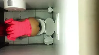 På gravid analsex den lyserøde stol opstod en smuk solo af Shin