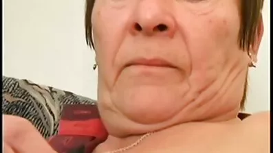 Nogensinde keder pige spiller med fisse anal sex film gratis på krybbe
