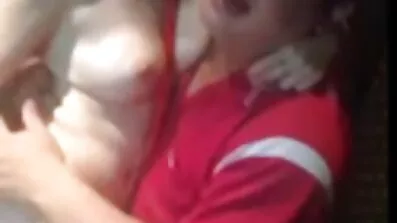 Brunhårede anal sex young fagot porks i coochie med vibrator derhjemme