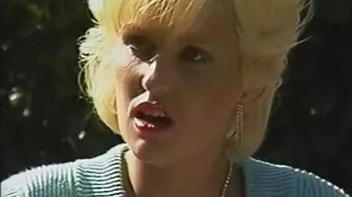 Horny lesbian analsex studerende trukket på to haner af depraverede blonde lærer
