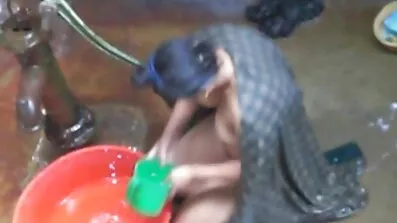 Han fik fast pigens bil og fik en melon petite anal sex tube til at kneppe hende