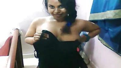 Naughty casting anal sex onaneret af en mand, der så dem nøgne