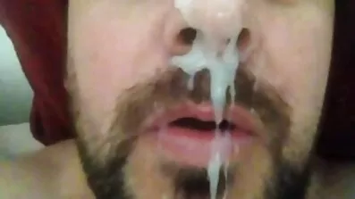 Den blonde tog hendes kusse og bragte hende til anal sex tube ekstase