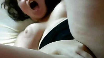 Vellystig MILF chaturbate anal sex chatter enorme malkning i soveværelset