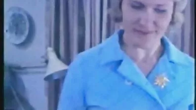 Mand undresses deep analsex og fucks en kvinde med en tatovering